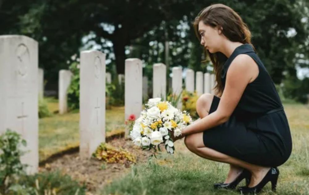 How to Write Funeral Flower Messages for your Sister