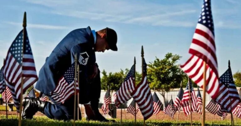 What to Wear to the U.S. Military Memorial Service